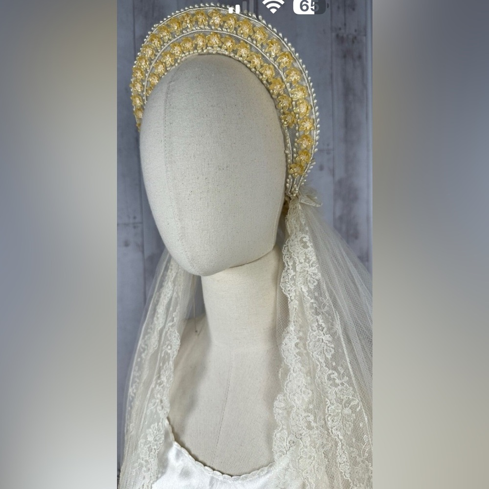 Vintage 1920s Bridal Headpiece with small Wax Flowers and Beads - Picture 9 of 9